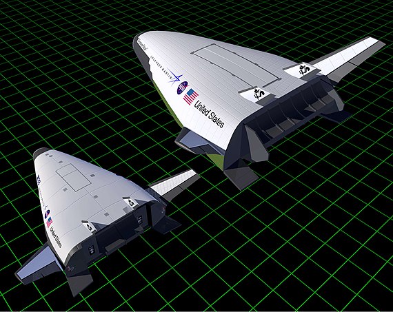 The X-33 (left) and VentureStar design (right) ED97-43938-1mod.jpg