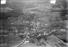 Aerial view by Walter Mittelholzer (1925) ETH-BIB-Attiswil bei Wangen an der Aare-Inlandfluge-LBS MH01-004670.tif