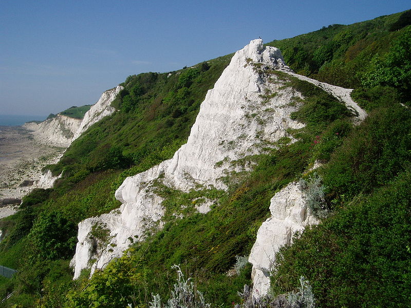 File:Eastbourne - Pinnacle at Holywell.JPG