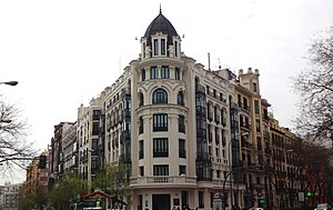 Edificio en el cruce de las calles Luchana y Francisco de Rojas, Madrid.jpg