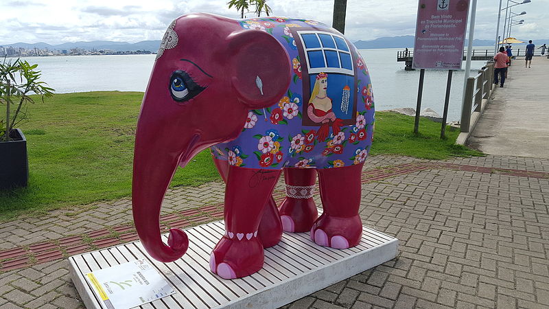 File:Elephant parade girl.jpg