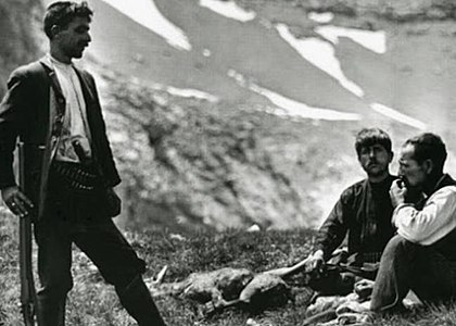 Expédition au Mont Olympe, 2 août 1913, sur la photo Daniel Baud-Bovy, Frédéric Boissonnas et leur guide.