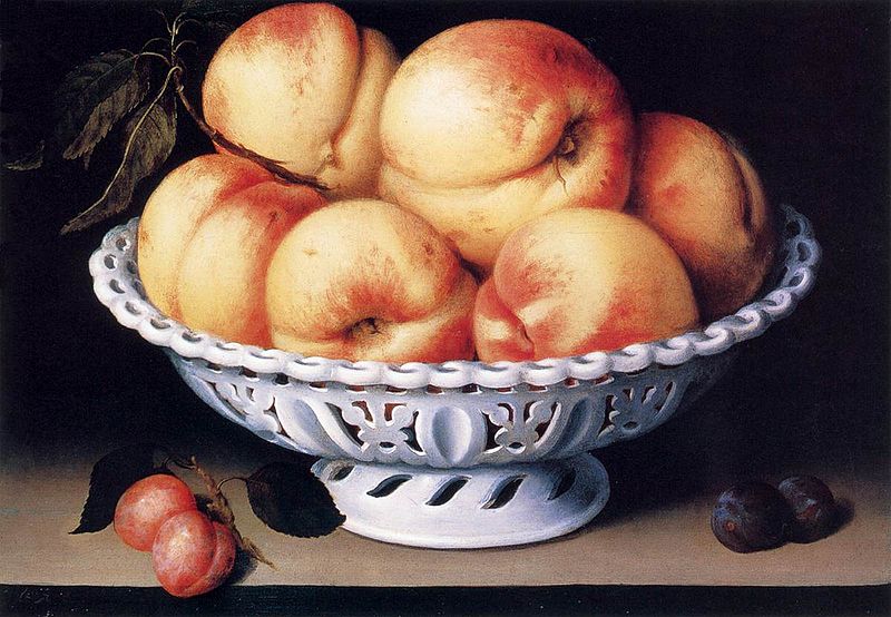 File:Fede Galizia White Ceramic Bowl with Peaches and Red and Blue Plums.jpg