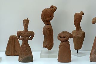 Female votive figurines from Petsofas