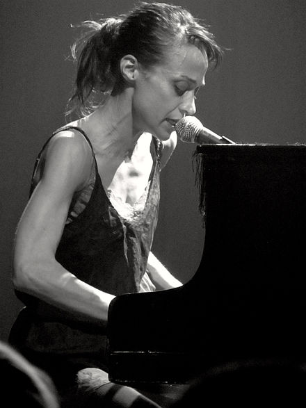 440px-Fiona_Apple_2012_NYC_T5.jpg