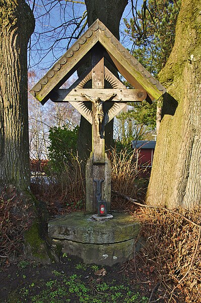 File:Flurkreuz, Dreiländerweg-Gemmenicher Weg, Aachen.jpg