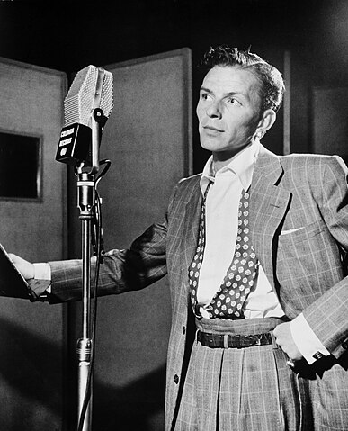 Agenda quotidien: Décembre 387px-Frank_Sinatra_by_Gottlieb_c1947-_2