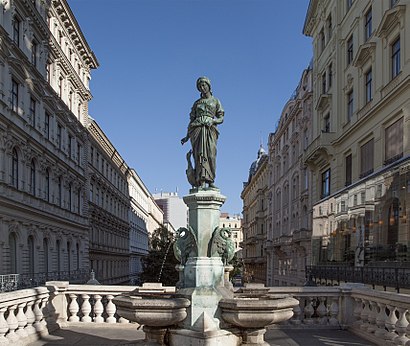 So kommt man zu Gänsemädchenbrunnen mit den Öffentlichen - Mehr zum Ort Hier