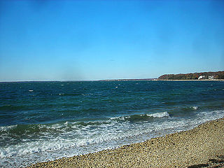 Peconic Bay The parent name for two bays between the North Fork and South Fork of Long Island in the U.S. state of New York