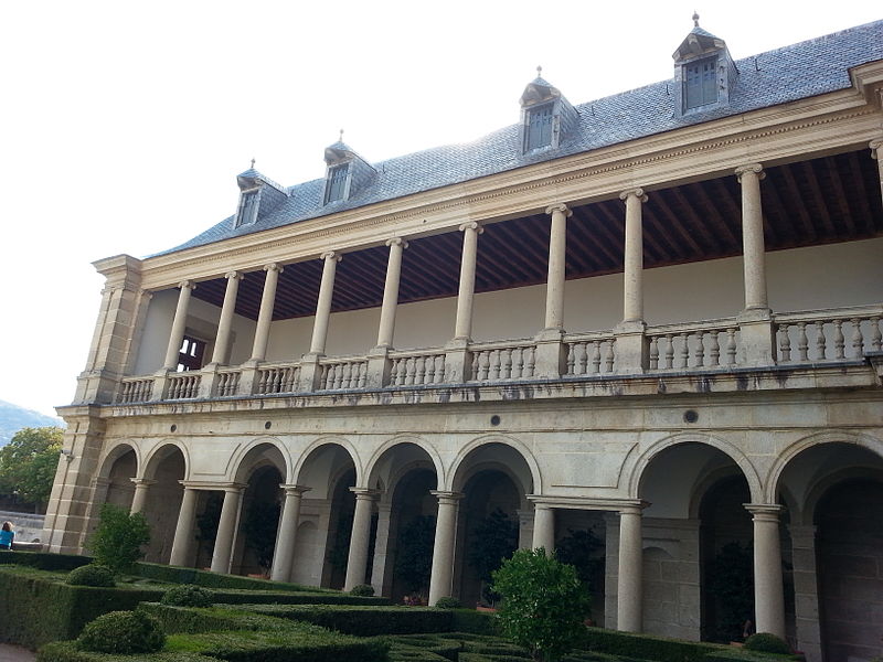 File:Galería de Convalecientes del Monasterio de El Escorial 06.jpg