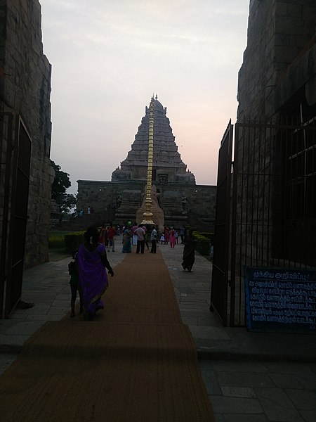 File:Ganigai konda cholapuram front view from main entrance.jpg