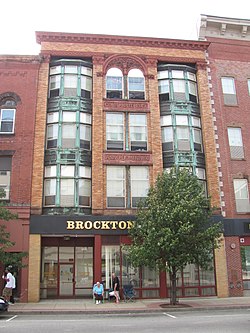 Goldthwaite Bloğu, Brockton MA.jpg