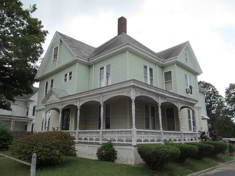 File:H. P. Thomas House, Taunton MA.jpg