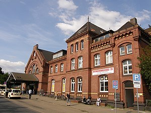Bahnhof Hamburg-Harburg (Vorgebäude, Straßenseite)
