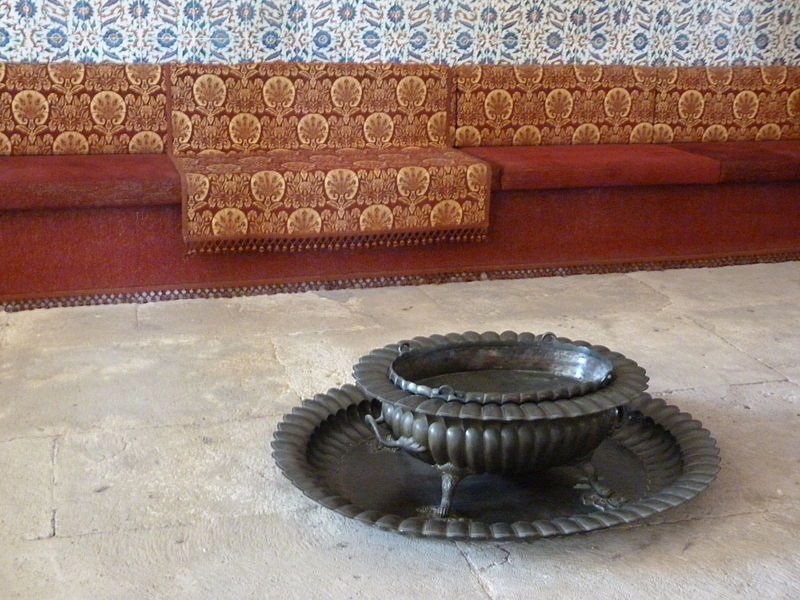 File:Harem (Topkapi Palace) - 2014.10.23 (14).JPG