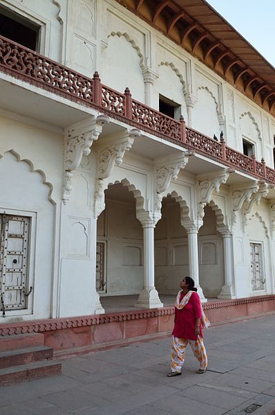 File:Harem - Khas Mahal Complex - Agra Fort - Agra 2014-05-14 4172.JPG