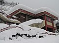 一面に雪が積もった飛騨神岡駅