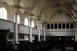 Holy Cross, Daventry, Northants - Gallery - geograph.org.uk - 397033.jpg