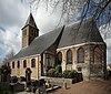 Parochiekerk Sint-Jan in d'Olie met omringend kerkhof