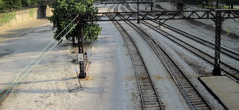 File:Illinois Central Right-Of-Way (7182541113).jpg