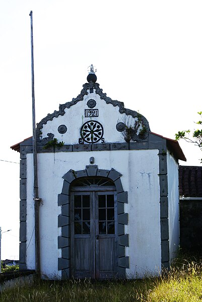 File:Império do Espírito Santo de Santa Ana, Santo António, concelho de São Roque do Pico, ilha do Portugal.JPG