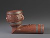 Bol de pipe incrusté avec deux visages recueilli à Fort Snelling 1833-36