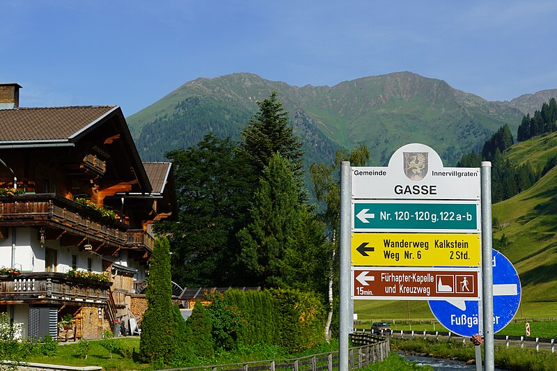 File:Innervillgraten, Wegweiser Ortsteil Gasse, Osttirol.jpg