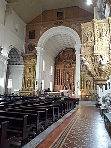Upon entering, we can witness beautiful woodwork and carvings which adds further attraction to the history of the location. Interiors of The Basilica of Bom Jesus.jpg