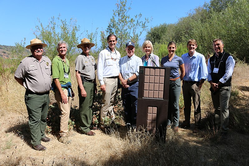 File:Island Fox Recovery partners (28846681621).jpg