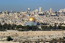 Panoramafoto van Jeruzalem met de Rotskoepel (niet te verwarren met de nabij gelegen Al-Aqsamoskee), 10 december 2011