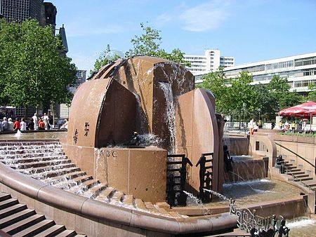 Joachim Schmettau, Erdkugelbrunnen aka Weltkugelbrunnen