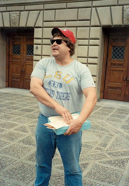 File:John Goodman (255125878).jpg