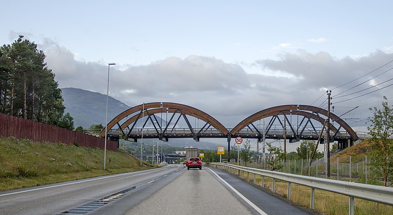 File:Kåsbrua Oppdal.jpg