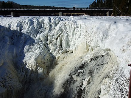 Frozen falls in February 2005.