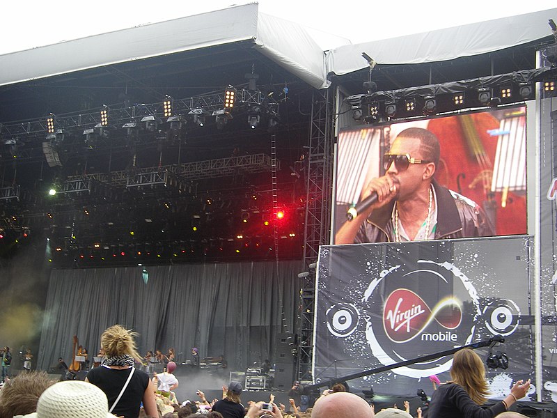 File:Kanye at V Festival 2007.jpg