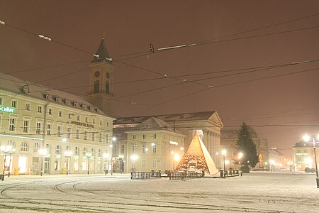 Tập_tin:Karlsruhe_Pyramide_Winter_Nacht_01.JPG