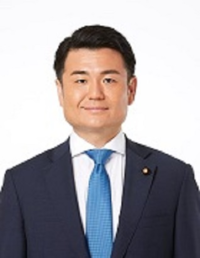 Kawano Yoshihiro (2019).png