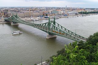 File:Liberty Bridge, Budapest, 2010.jpg - Wikimedia Commons