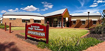 File:Loxton_High_School.jpg