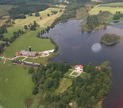 Flygvy över Lundholmssjön och Lundholmen