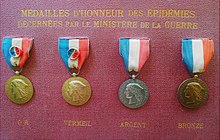 Médaille des épidémies décernées par le ministère de la guerre, France.jpg