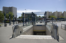 Una entrada a la estación.