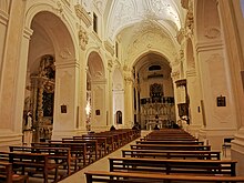 Interno della chiesa della Madonna del Rosario.