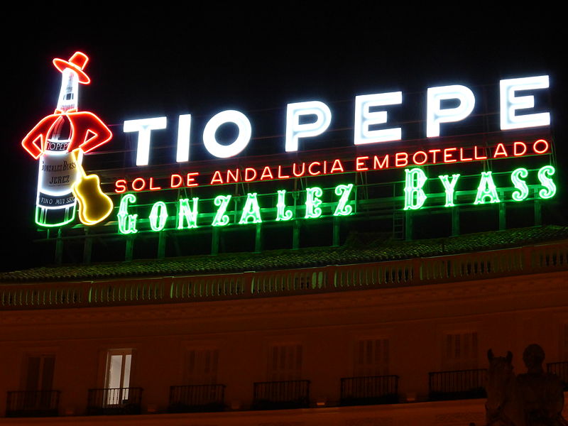 File:Madrid, Puerta del Sol, anuncio de Tío Pepe en 2014, España.JPG