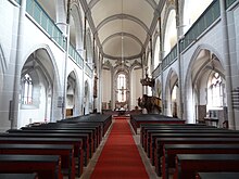 Interior view of the Marienstiftskirche, looking toward the choir Marienstiftskirche Lich Blick nach Osten 02.JPG