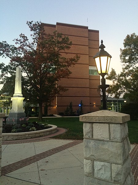 File:McNairy Library at Millersville University.jpeg