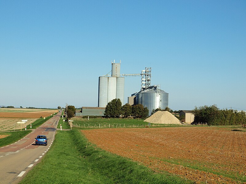 File:Merry-Sec-FR-89-silo céréalier-04.jpg