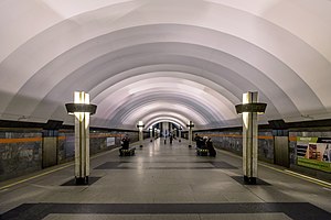 Metro SPB Line4 Ladozhskaya Platform.jpg