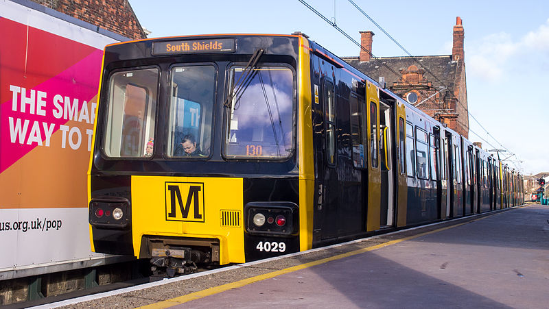 File:Metro train at South Shields (16873964346).jpg