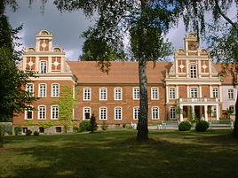 Meyenburg Slot der blandt andet er hjemsted for et modemuseum